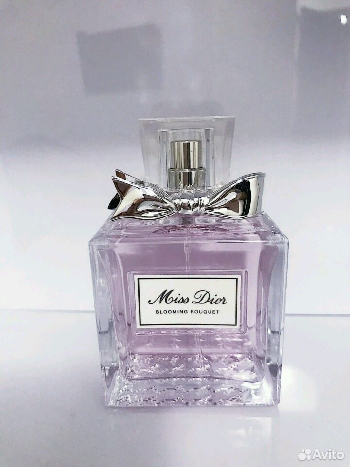 Диор блуминг букет. Мисс диор Блуминг букет. Miss Dior Blooming Bouquet 100 ml. Мисс диор Блуминг букет 30 мл.