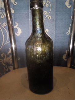 Старинная бутылка