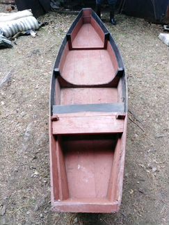 Лодка деревянная 