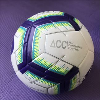 Новый футбольный мяч Nike merlin