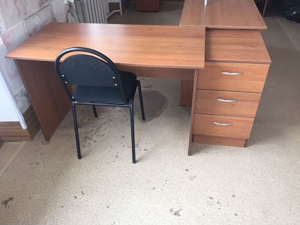 Комплект мебелями для офиса