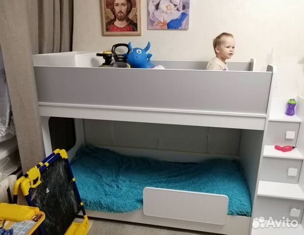 Двухъярусная кровать