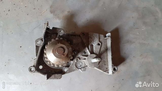 Помпа Renault Logan 1.6