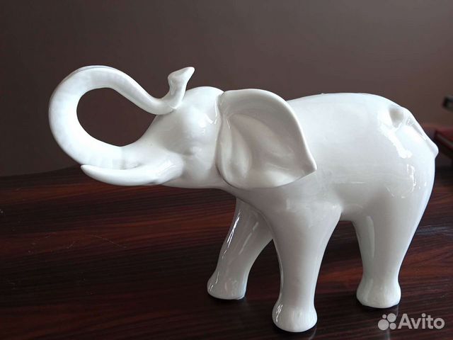 Слон фарфоровый белый