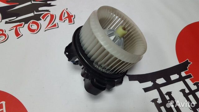 Вентилятор печки Toyota Auris NZE151H 1NZ-FE 2008