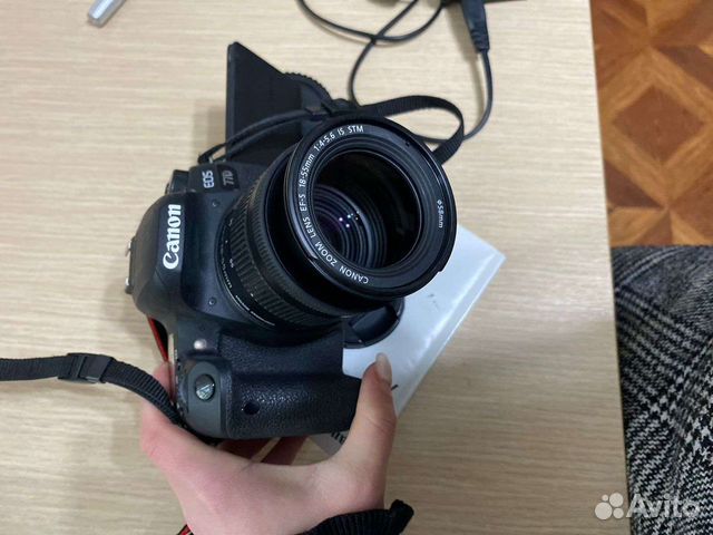 Зеркальный фотоаппарат canon eds77