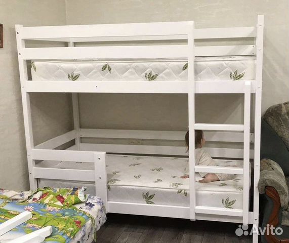 Кровать двухьярусная белая