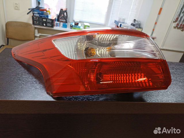 Задний левый внешний фонарь Ford Focus 3 седан