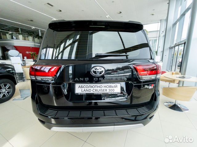 Toyota Land Cruiser 3.3 AT, 2021