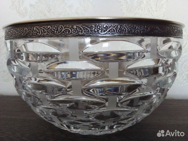 Вазы конфетницы хрусталь и цветное стекло