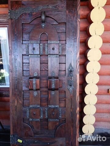 Дверь входная деревянная с коробкой