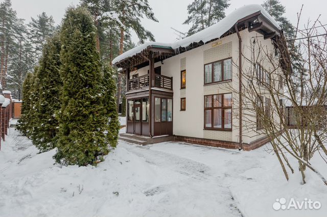 

Коттедж 252 м² на участке 12 сот.
