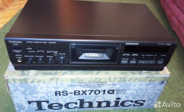 Продаю кассетную деку Technics RS BX701