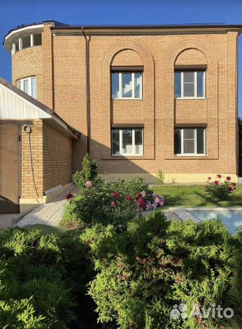 

Коттедж 250 м²