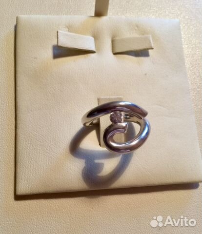 Серебряное кольцо с цирконом