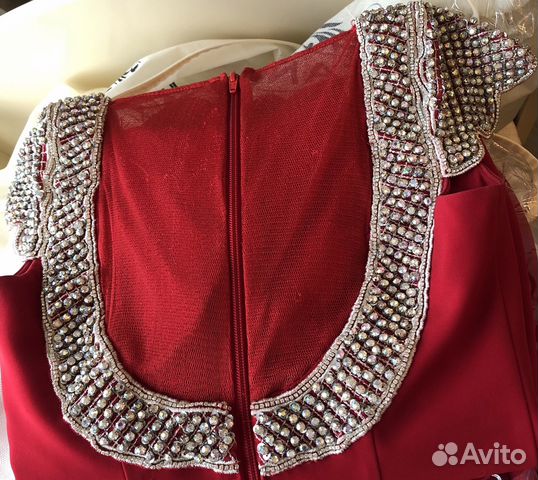 Красное платье (вечернее) Красное платье (вечернее)