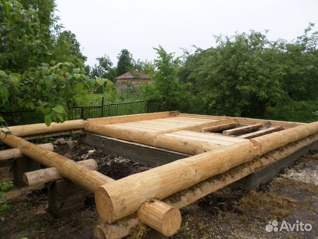 Сруб бани с рубленной террасой Сруб бани с рубленной террасой