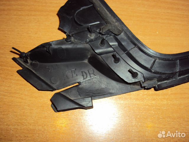 Honda Fit (Jazz) накладка петли капота правая Honda Fit (Jazz) накладка петли капота правая