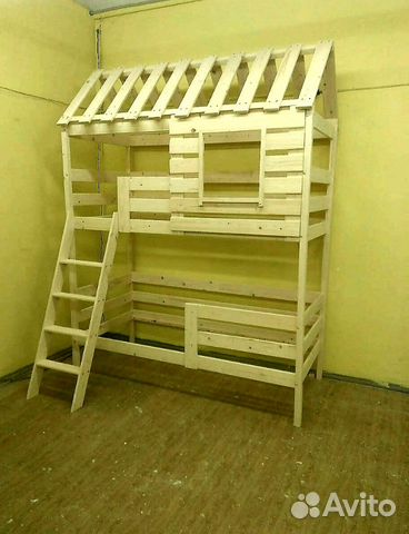 Детская кровать двухъярусная домик