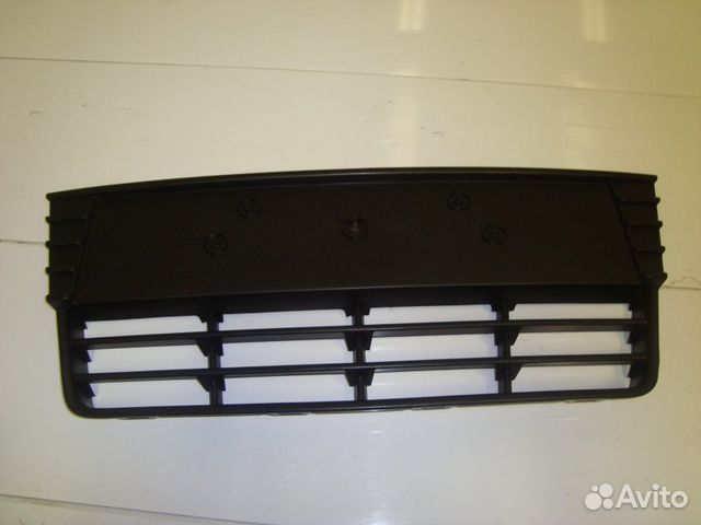 Решетка радиатора передняя нижняя Ford Focus 3 CB8