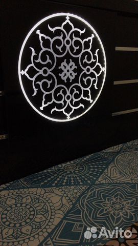 Кровать без матраса