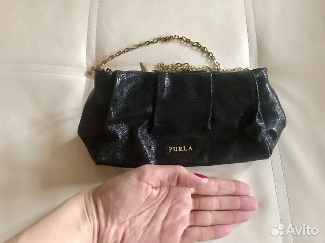 Сумка Furla на длинном ремне-цепочке