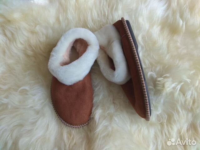 Мужские домашние тапочки. Чуни. Мех овчины