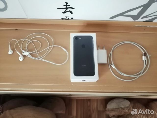 Apple iPhone 7 32GB (черный)