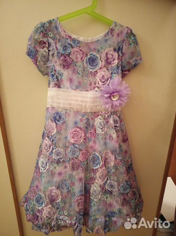 Нарядное платье для девочки 8-10 лет Нарядное платье для девочки 8-10 лет