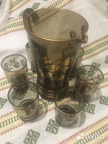 Кувшин со стаканами