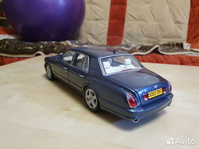 1:18 Bentley Arnage Minichamps Dealer 1/18 1:18 Bentley Arnage Minichamps Dealer 1/18