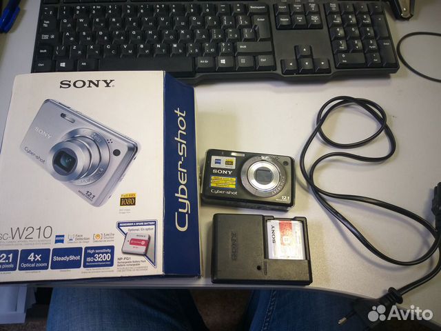 Компактный фотоаппарат Sony Cyber-shot DSC-W210 Компактный фотоаппарат Sony Cyber-shot DSC-W210