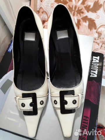 Туфли белые лак с ремешком. Италия Туфли белые лак с ремешком. Италия