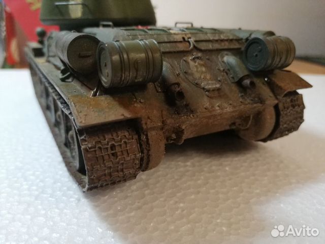 Модель танка Т-34 85 Модель танка Т-34 85