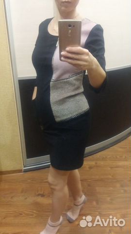 Платье черное с декоративным элементом