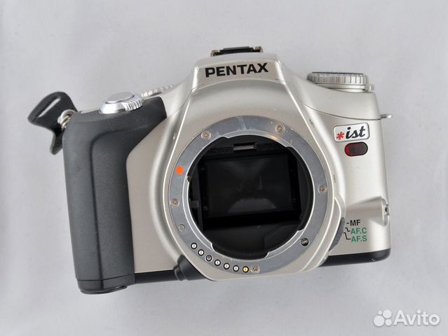 Пленочная зеркалка Pentax ist