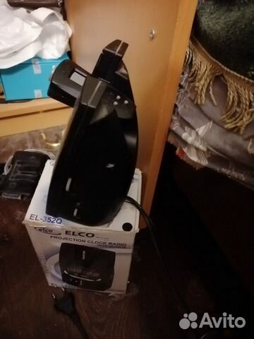 Часы с проектором и радио