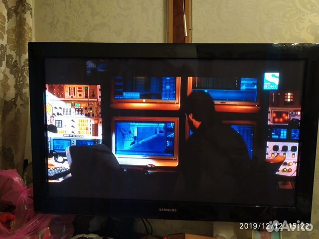 Телевизор SAMSUNG диагональ 107 см