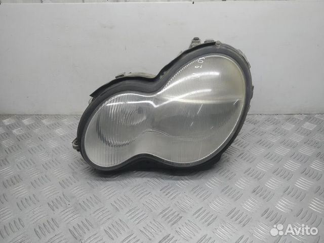 Фара левая Mercedes Benz C W203 2001-2004 Фара левая Mercedes Benz C W203 2001-2004