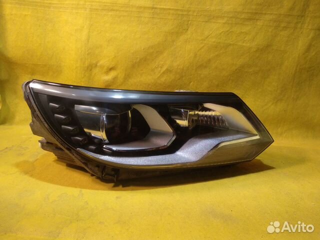 Фара правая volkswagen tiguan 752