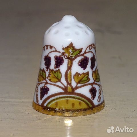 Редкий фарфоровый наперсток 