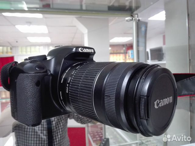 Зеркальный фотоаппарат Canon 450D Зеркальный фотоаппарат Canon 450D