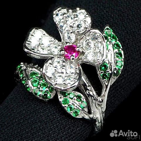 Серебряное кольцо с фианитами арт 21110