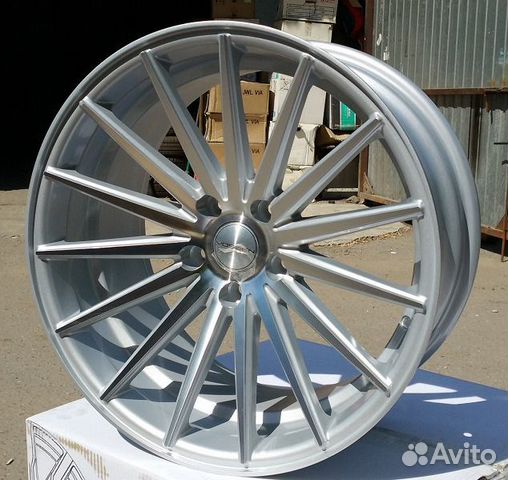 Vossen VFS2 R19 Серебро 5-114.3 Новые диски Vossen VFS2 R19 Серебро 5-114.3 Новые диски
