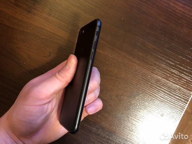 Телефон iPhone 7 Телефон iPhone 7
