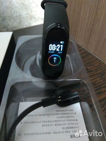 Новый фитнес браслет Xiaomi mi band 4 Новый фитнес браслет Xiaomi mi band 4