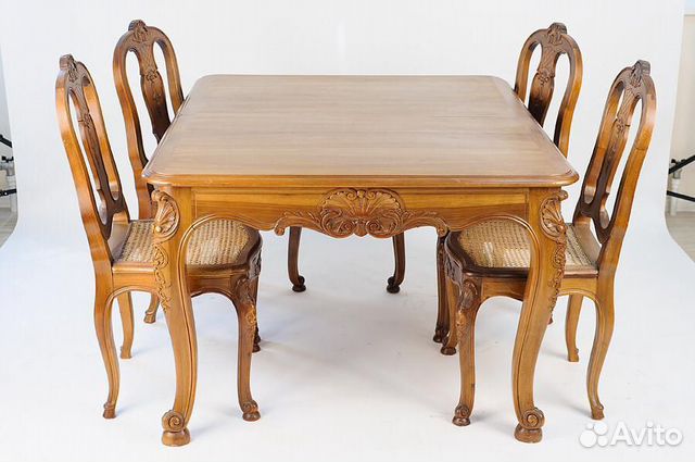 Продам антикварный стол