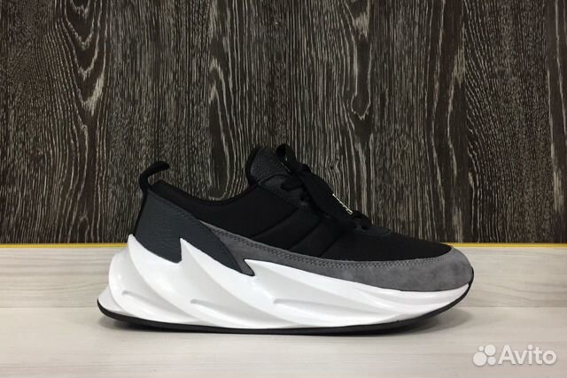 Кроссовки adidas sharks