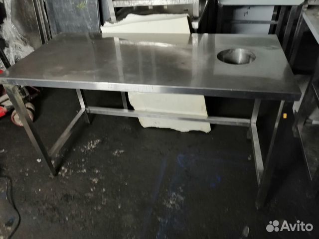 Стол из нержавейки отверстием 1500/700