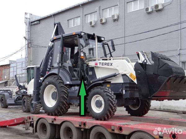 Cтекло лобовое нижнее правое, левое Terex TLB 815 Cтекло лобовое нижнее правое, левое Terex TLB 815